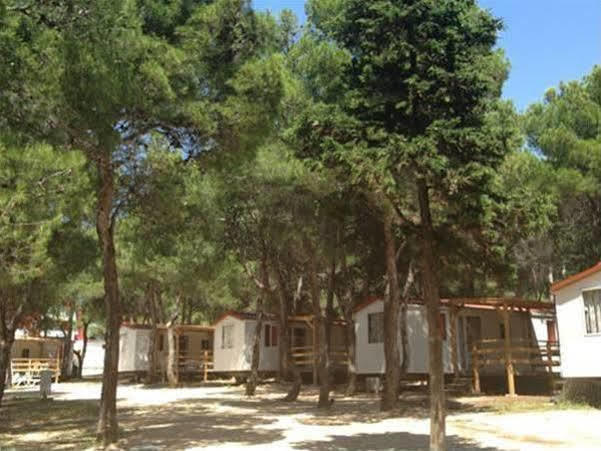 Camp Porat Hotel Povljana Buitenkant foto