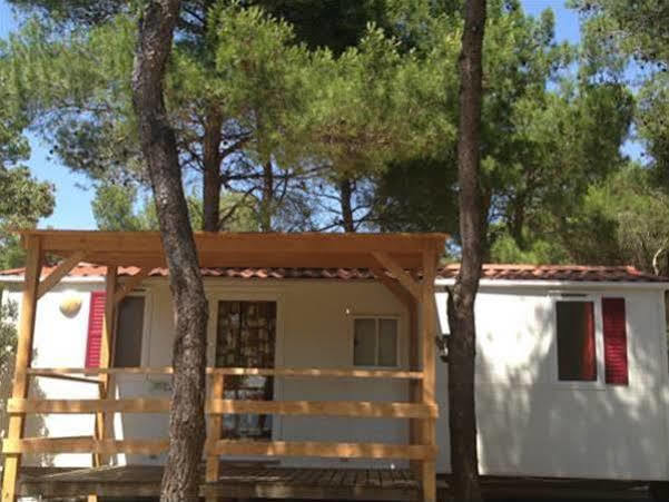 Camp Porat Hotel Povljana Buitenkant foto
