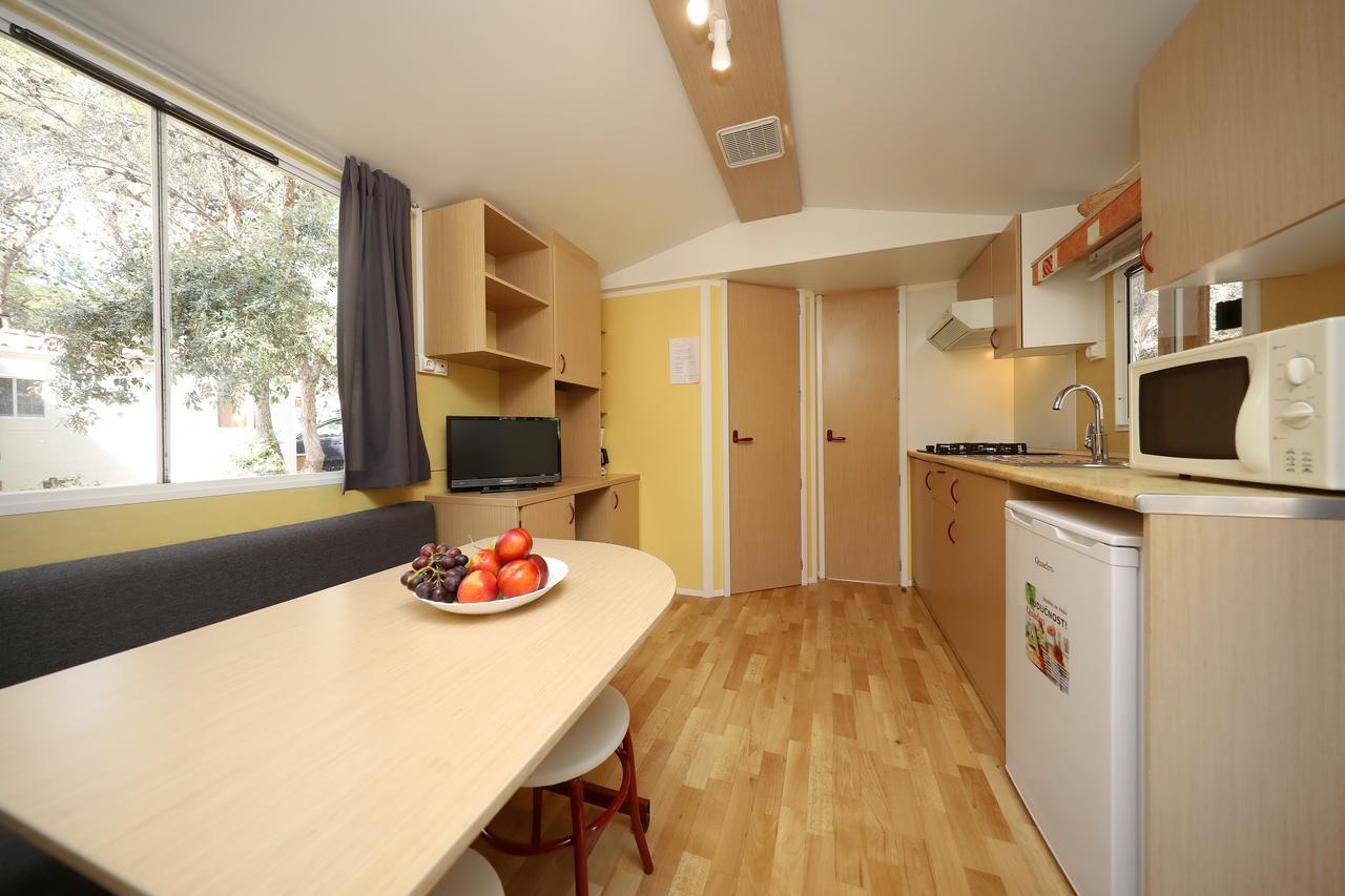 Camp Porat Hotel Povljana Buitenkant foto