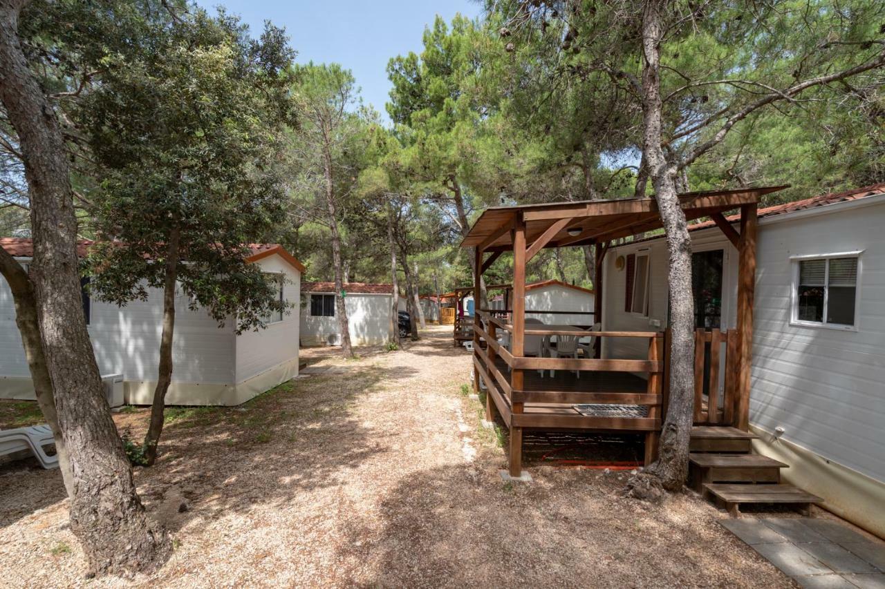 Camp Porat Hotel Povljana Buitenkant foto