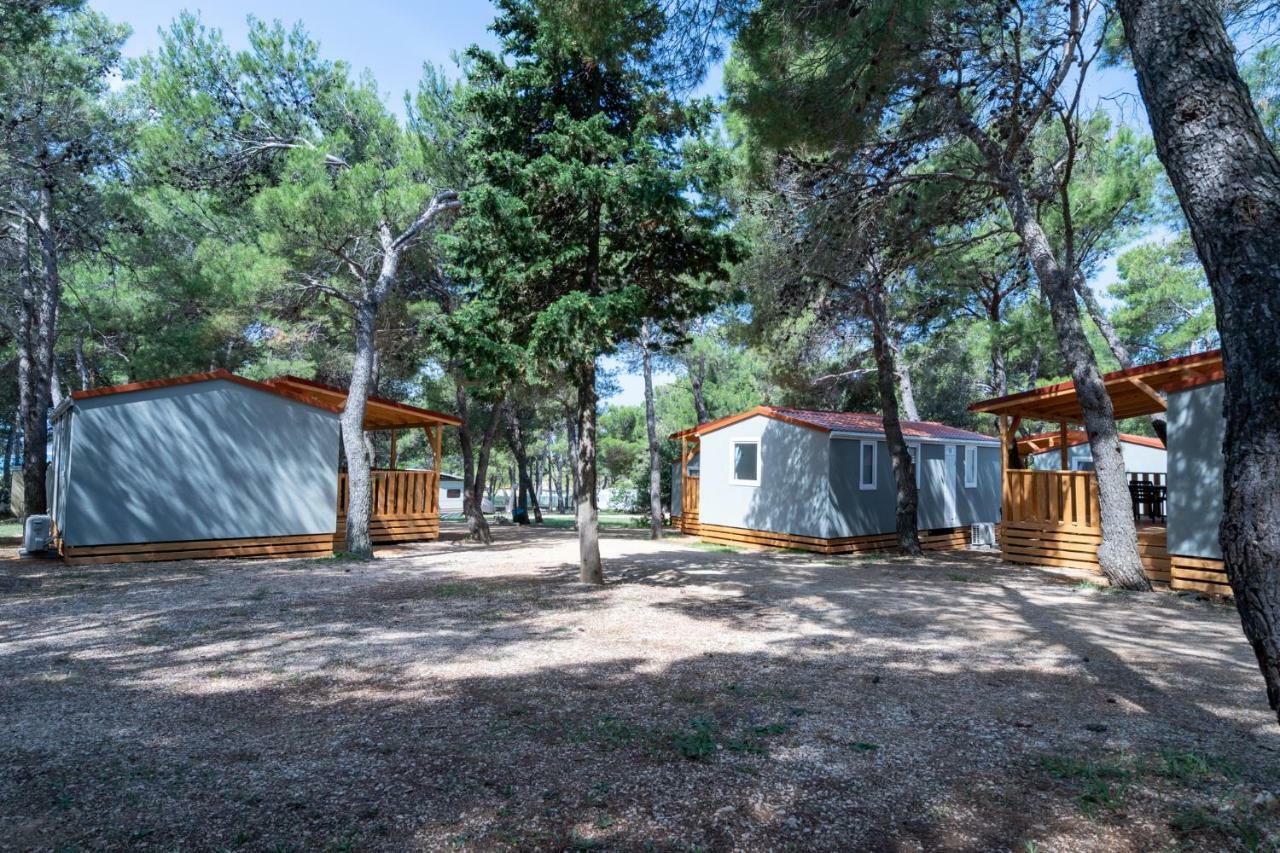 Camp Porat Hotel Povljana Buitenkant foto